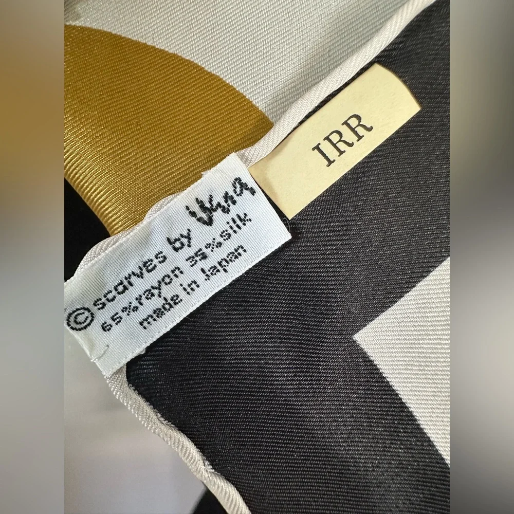 Black‎ and White Geometric Scarf